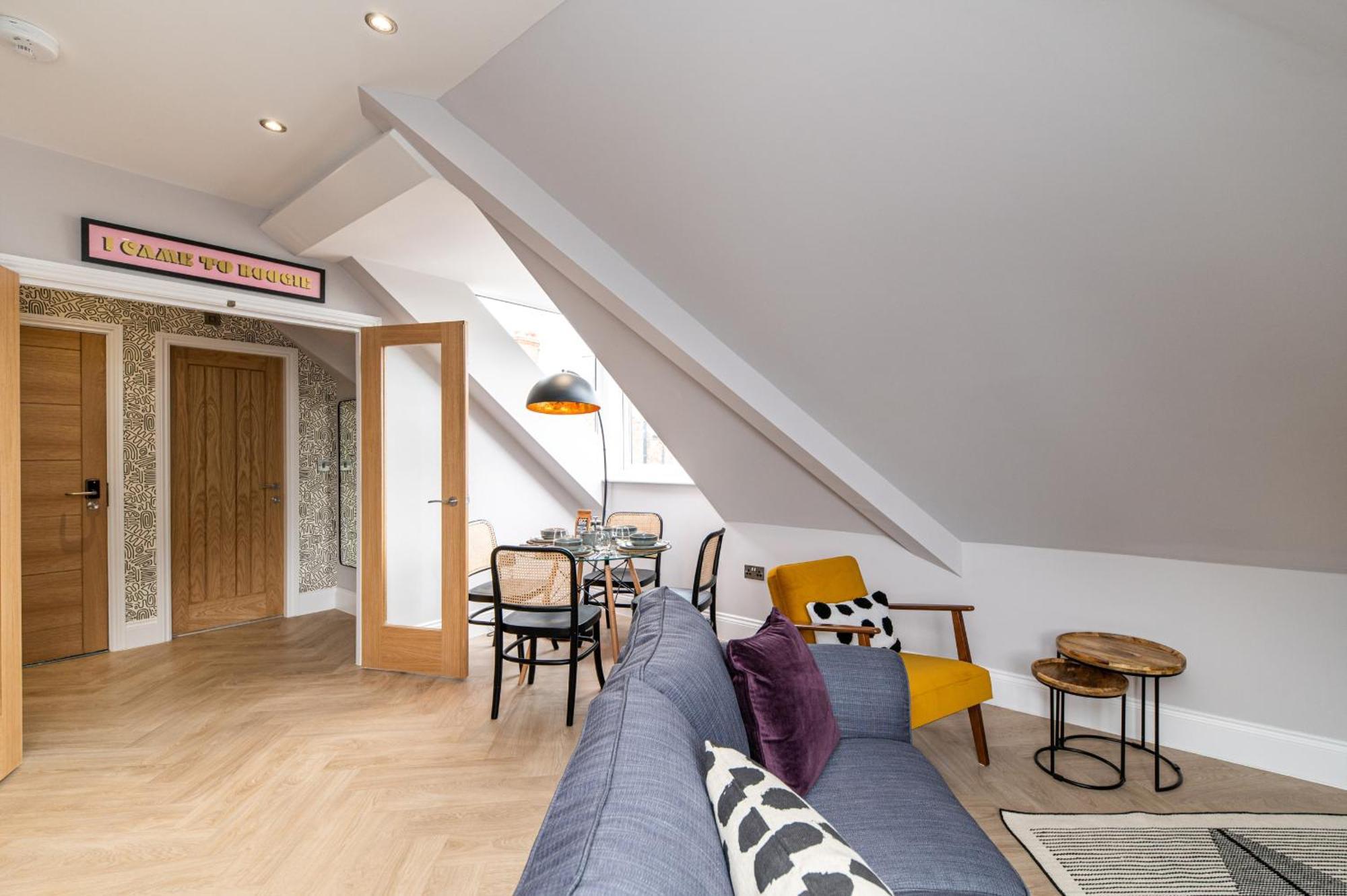 Chelmsford Loft 1 Apartment *
