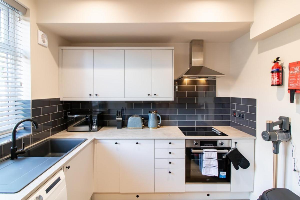 Luna Apartment-3bed Sleeps 6 - Familycontractors Holiday home