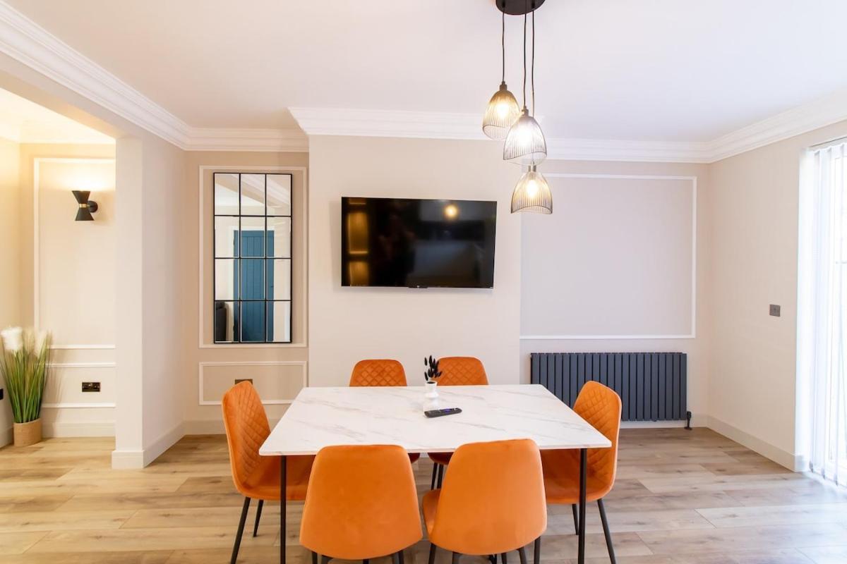 Luna Apartment-3bed Sleeps 6 - Familycontractors Holiday home
