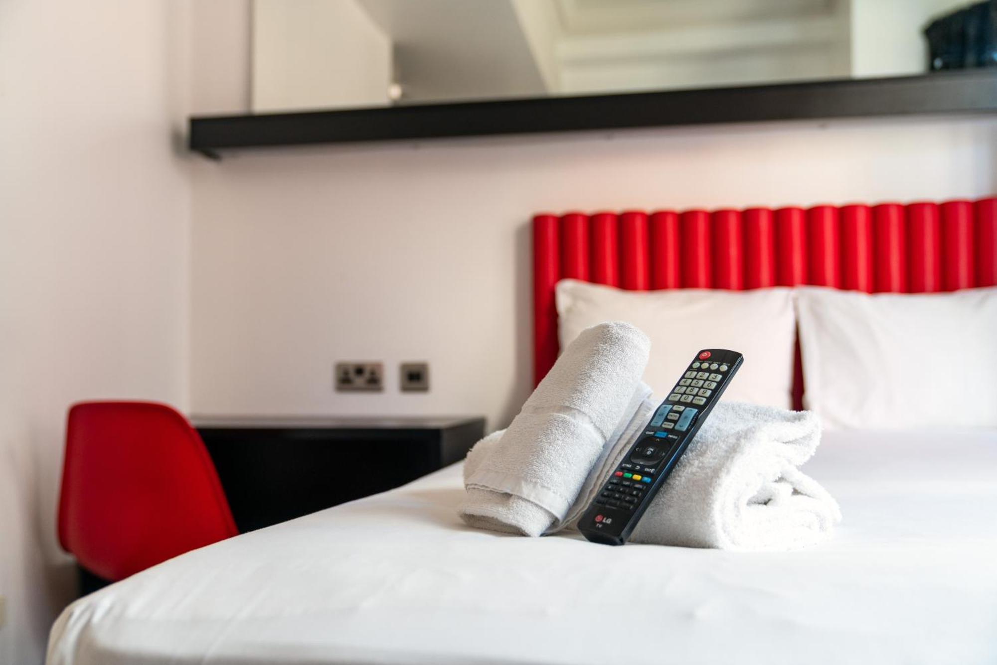 Easyhotel