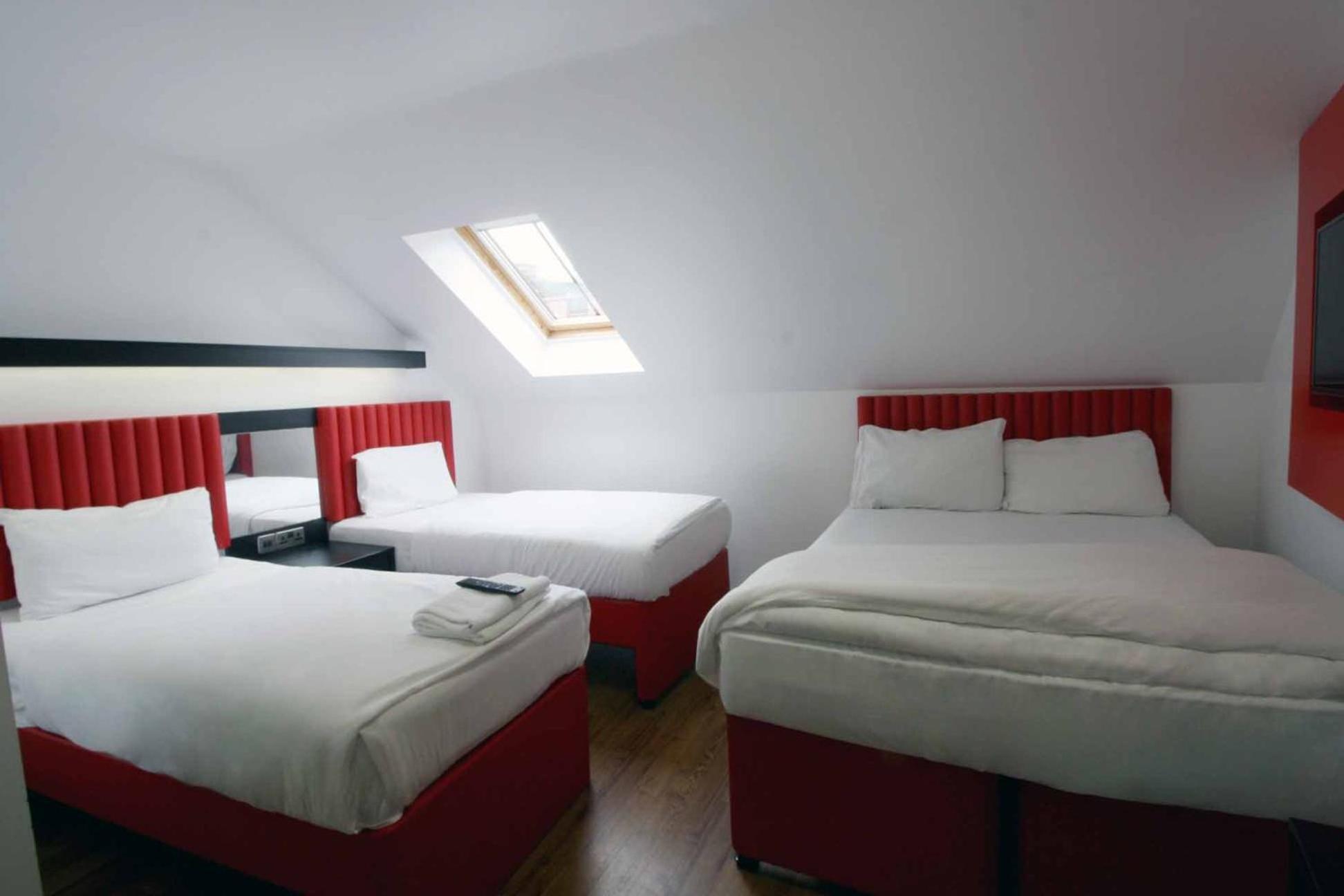 Easyhotel Hotel 2*