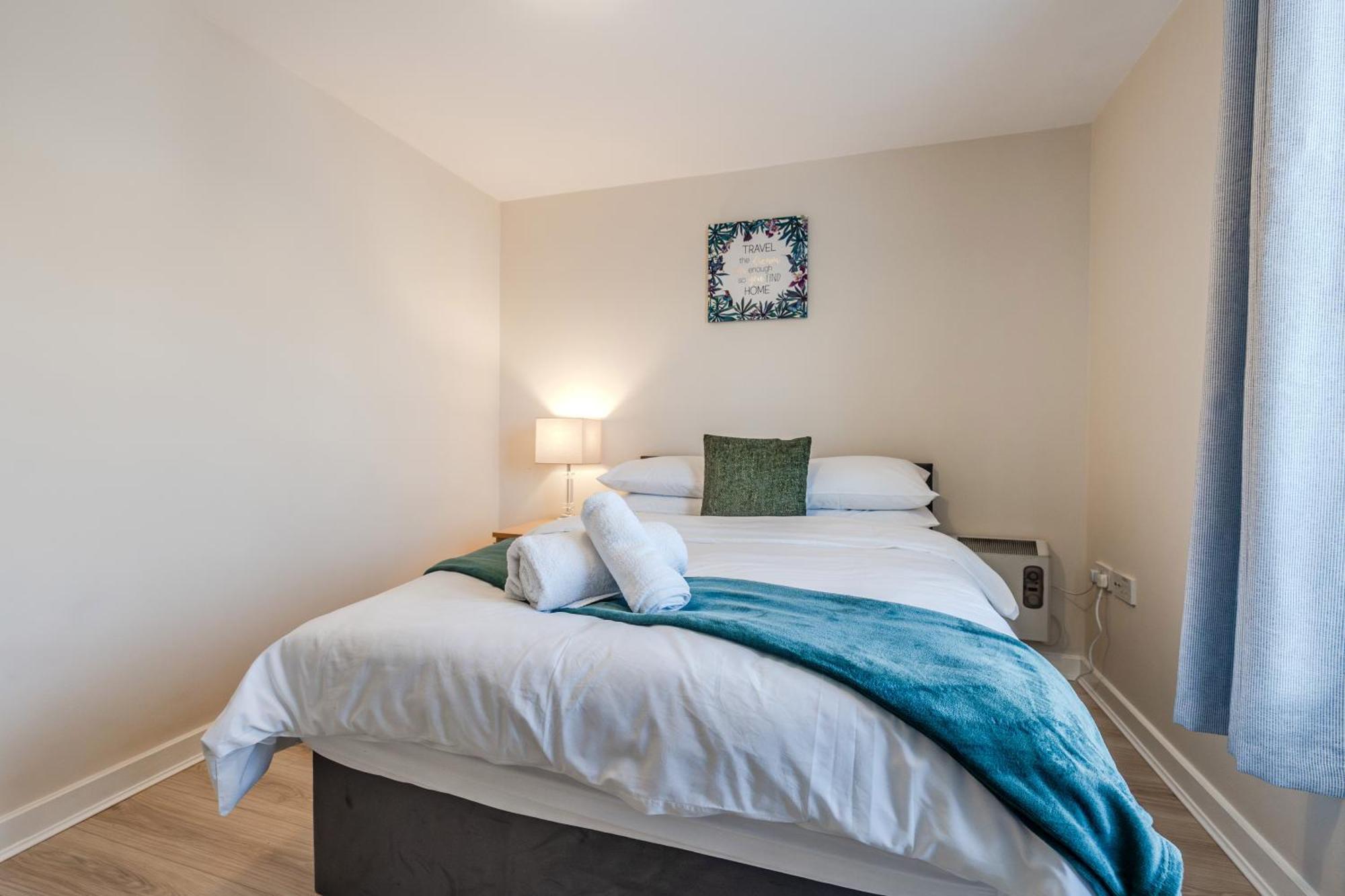 Waterfront Quayside With Secure Parking & Lift, Ideal For Mobility Users *