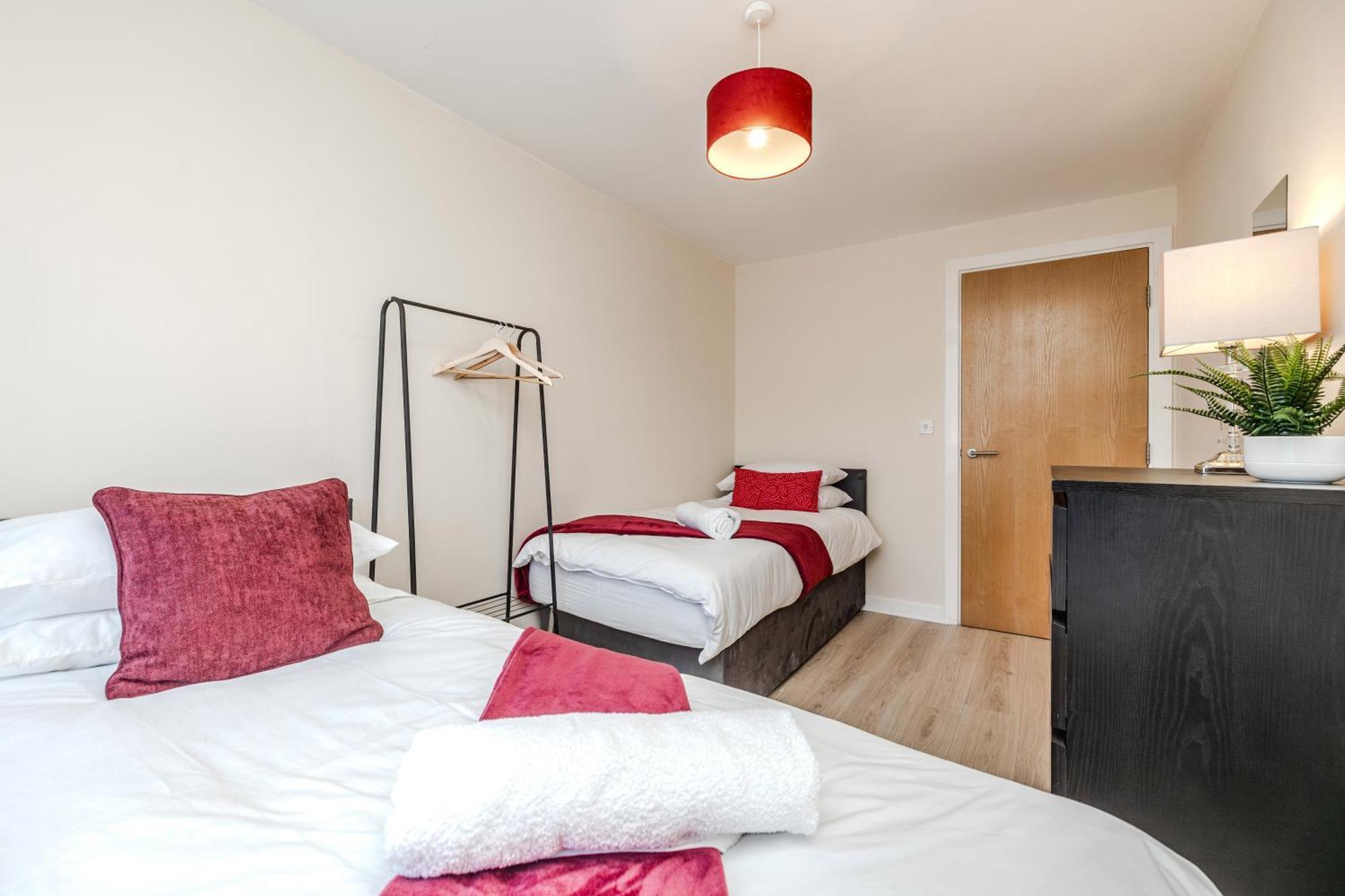 Waterfront Quayside With Secure Parking & Lift, Ideal For Mobility Users Newcastle upon Tyne