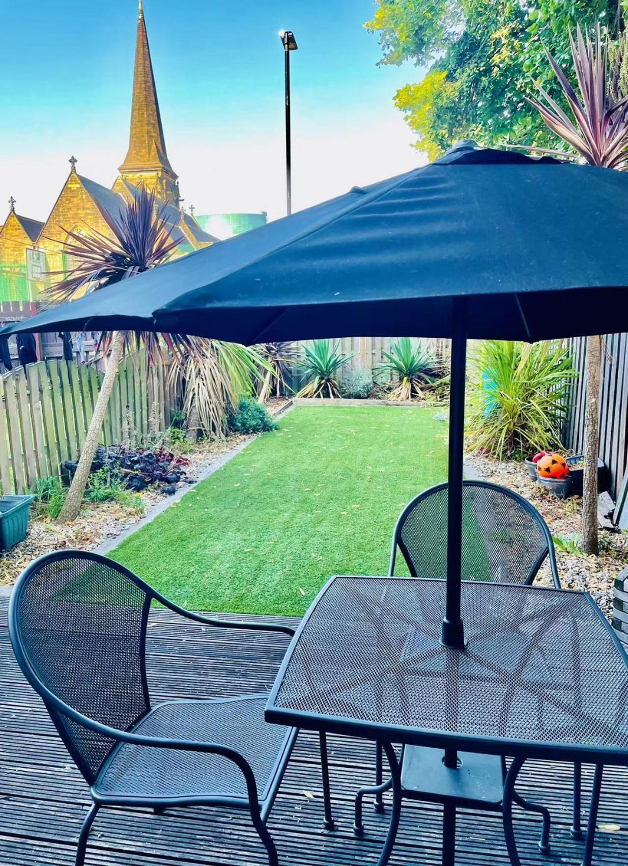 Cosy 3 Bed House At Citycentre & Garden & Freeparking