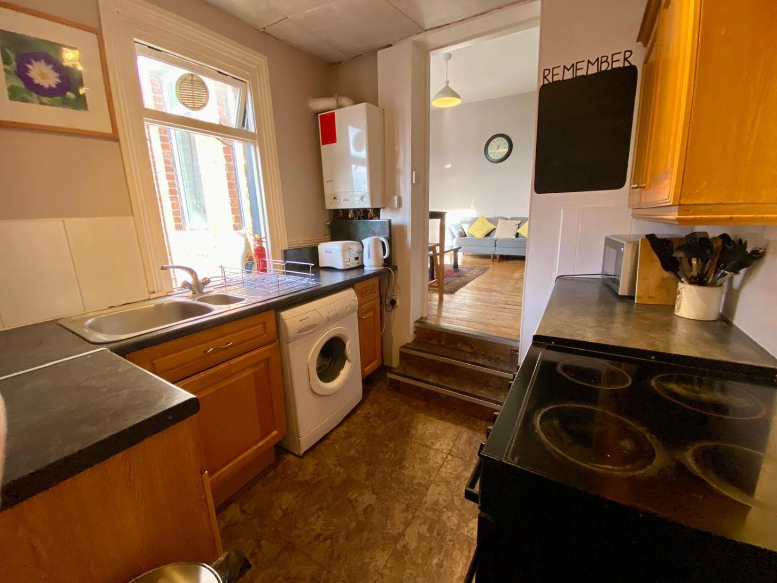 Guest house Spacious Room, Close To Centre *