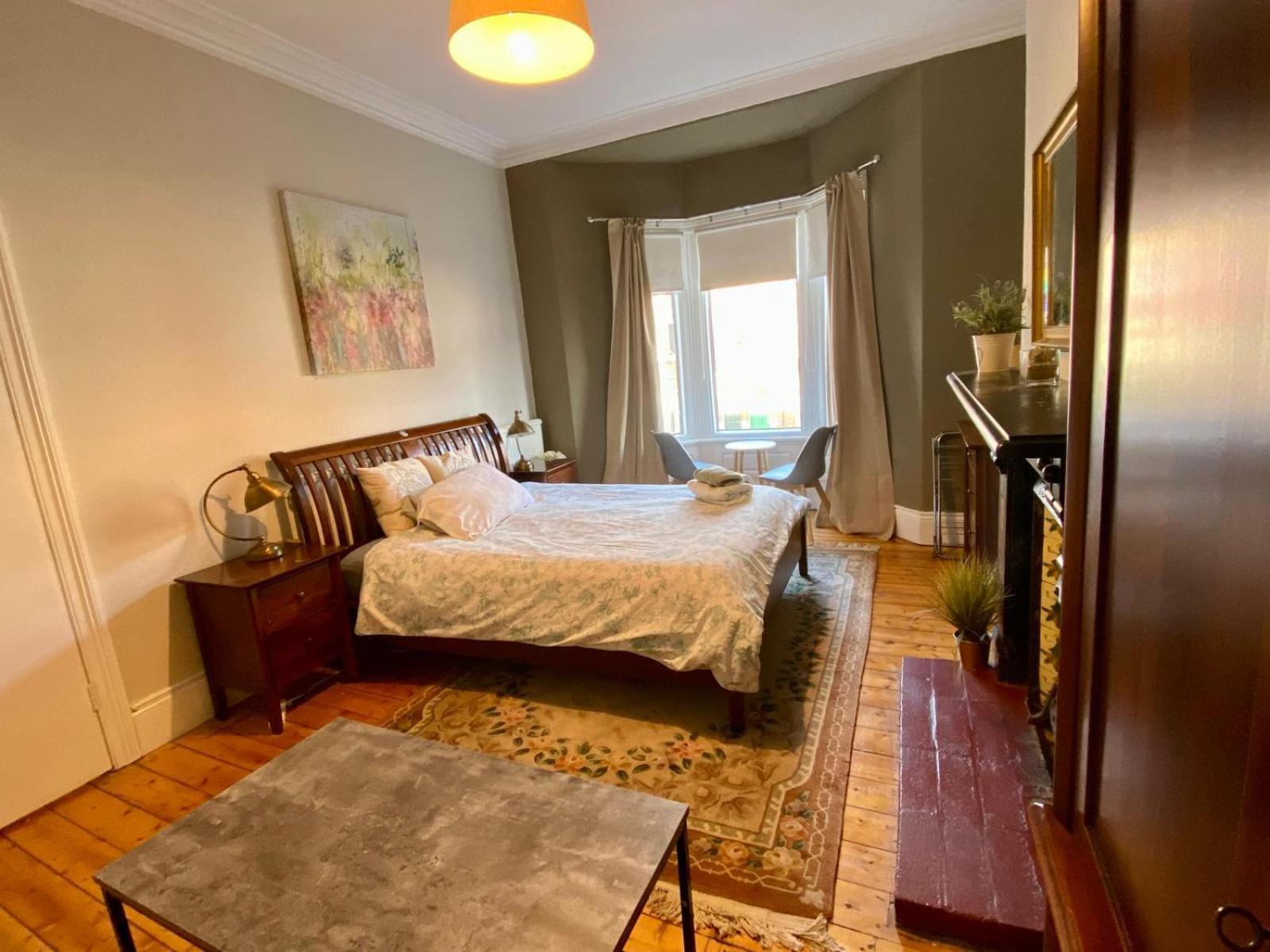 Spacious Room, Close To Centre Guest house