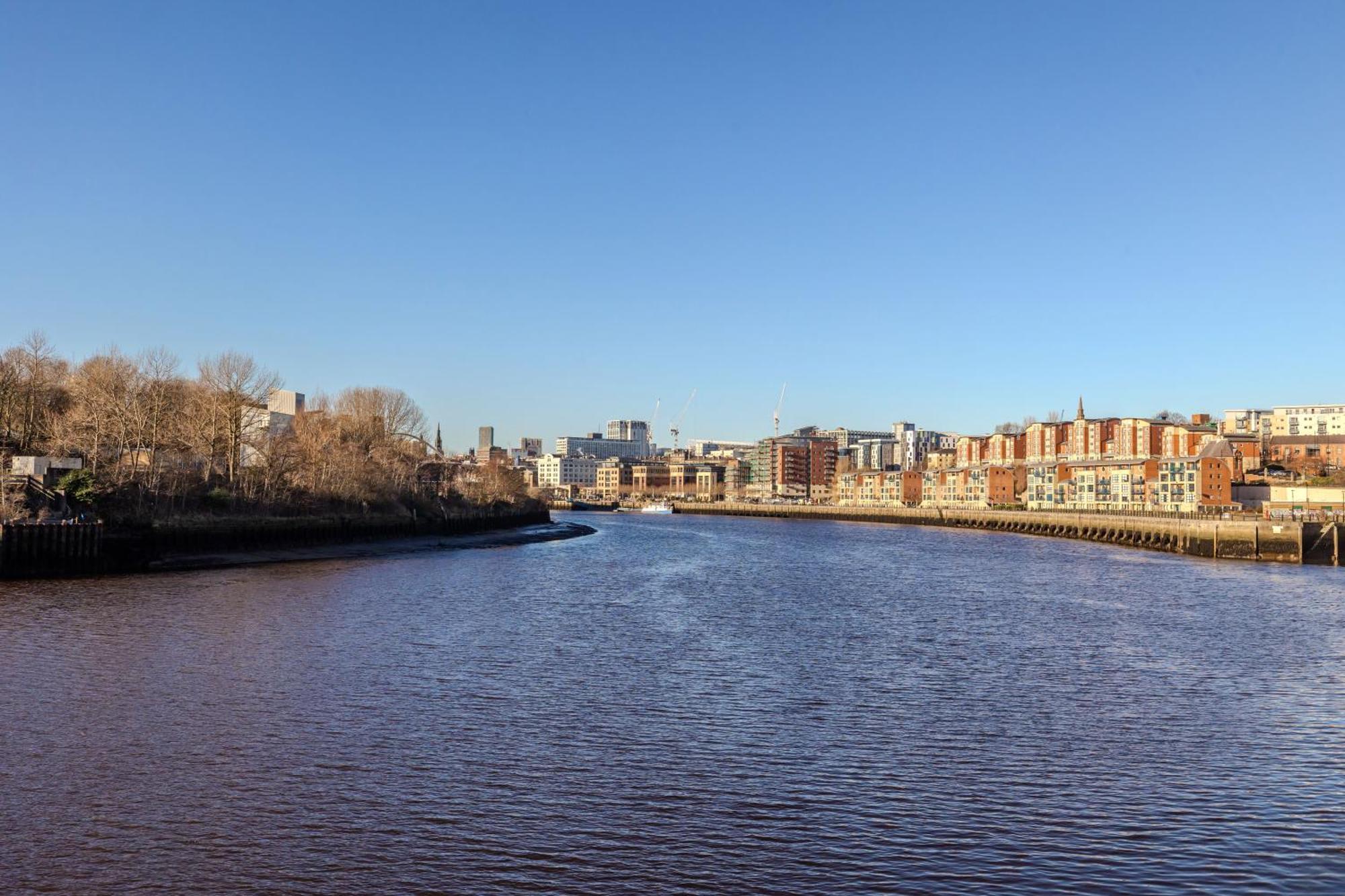Apartment Waterfront Quayside With Secure Parking & Lift, Ideal For Mobility Users