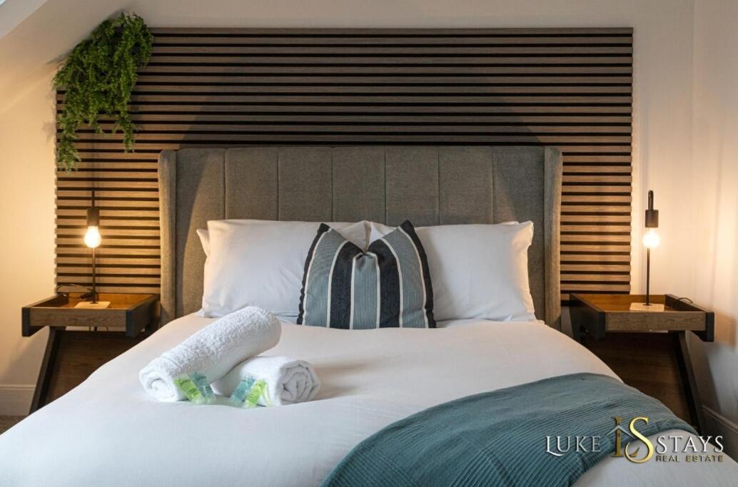 Luke - Welbeck Road Apartment *