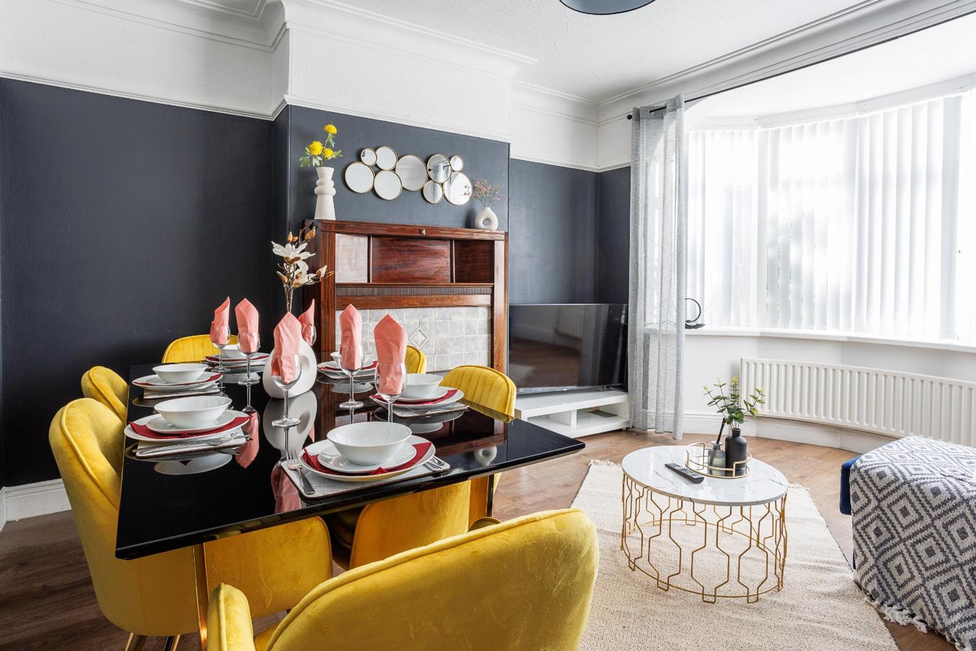 Sleek 4 Bed In Newcastle- Sleeps 9 - Parking Holiday home