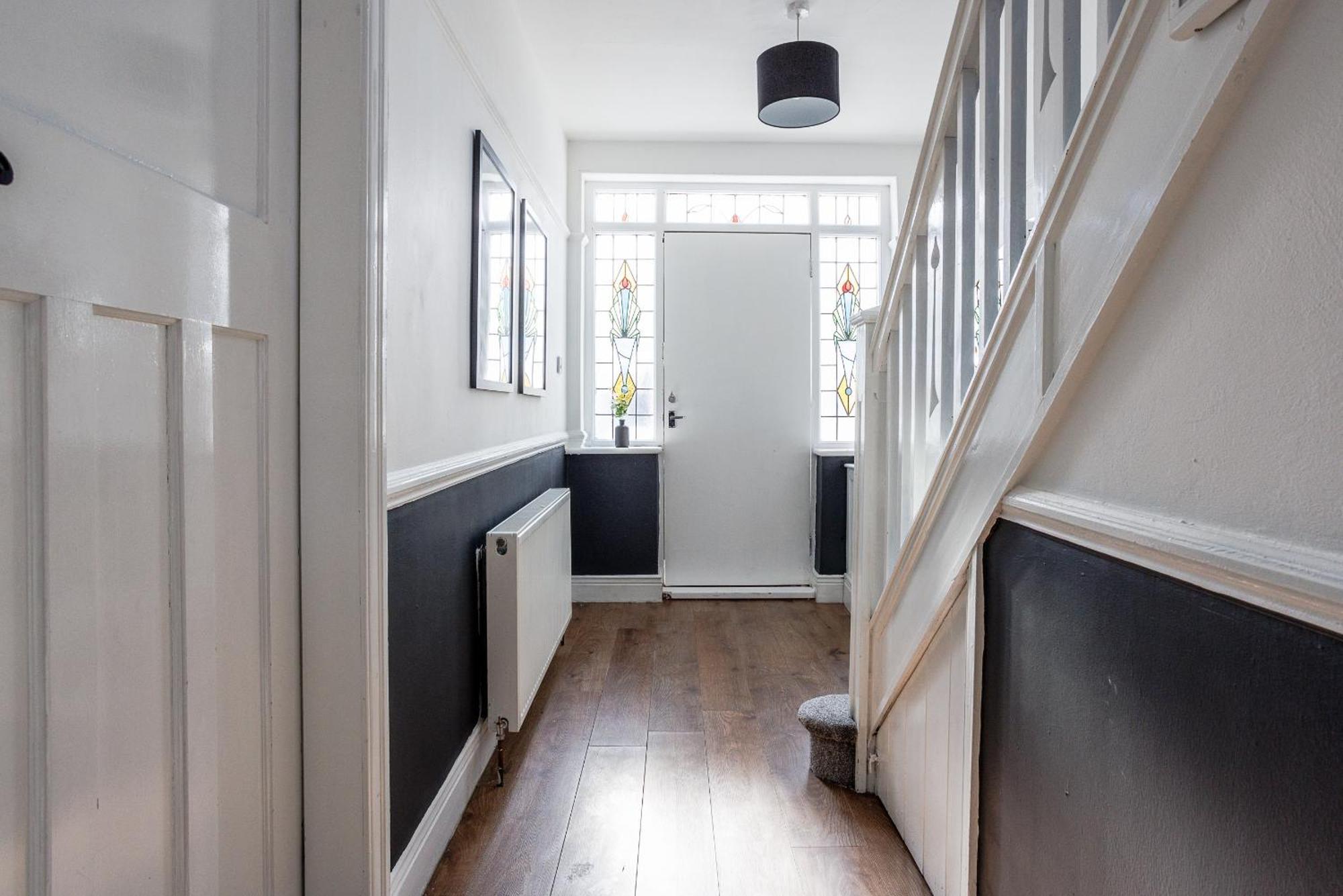 Sleek 4 Bed In Newcastle- Sleeps 9 - Parking * Newcastle upon Tyne