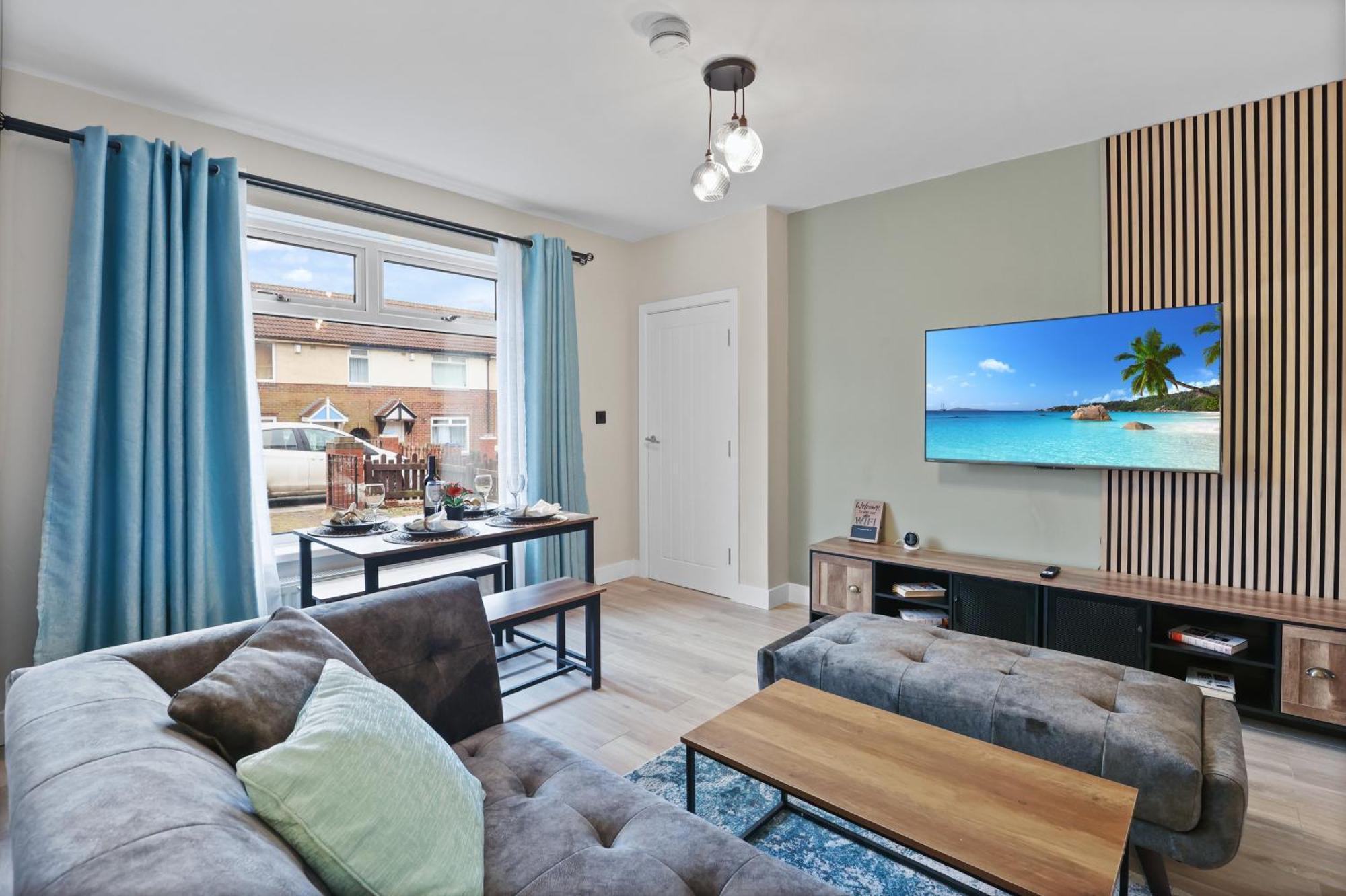 Contractors, Parking,8 Min To Center, Airport *