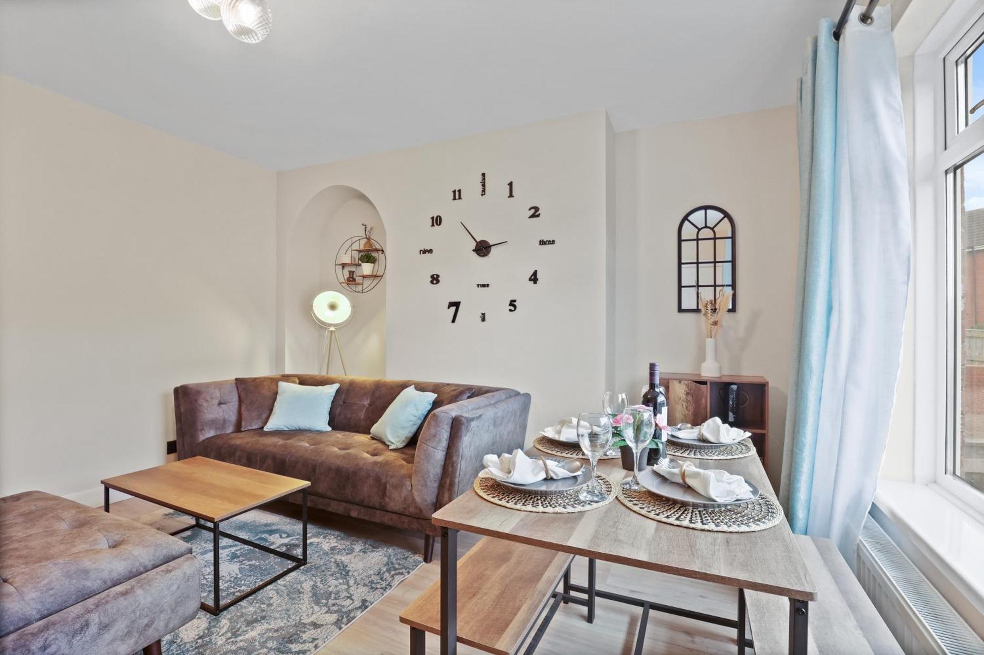 Equipped & Cozy, Fast Wifi, Smart Tv, Full Kitchen, Free Parking Holiday home