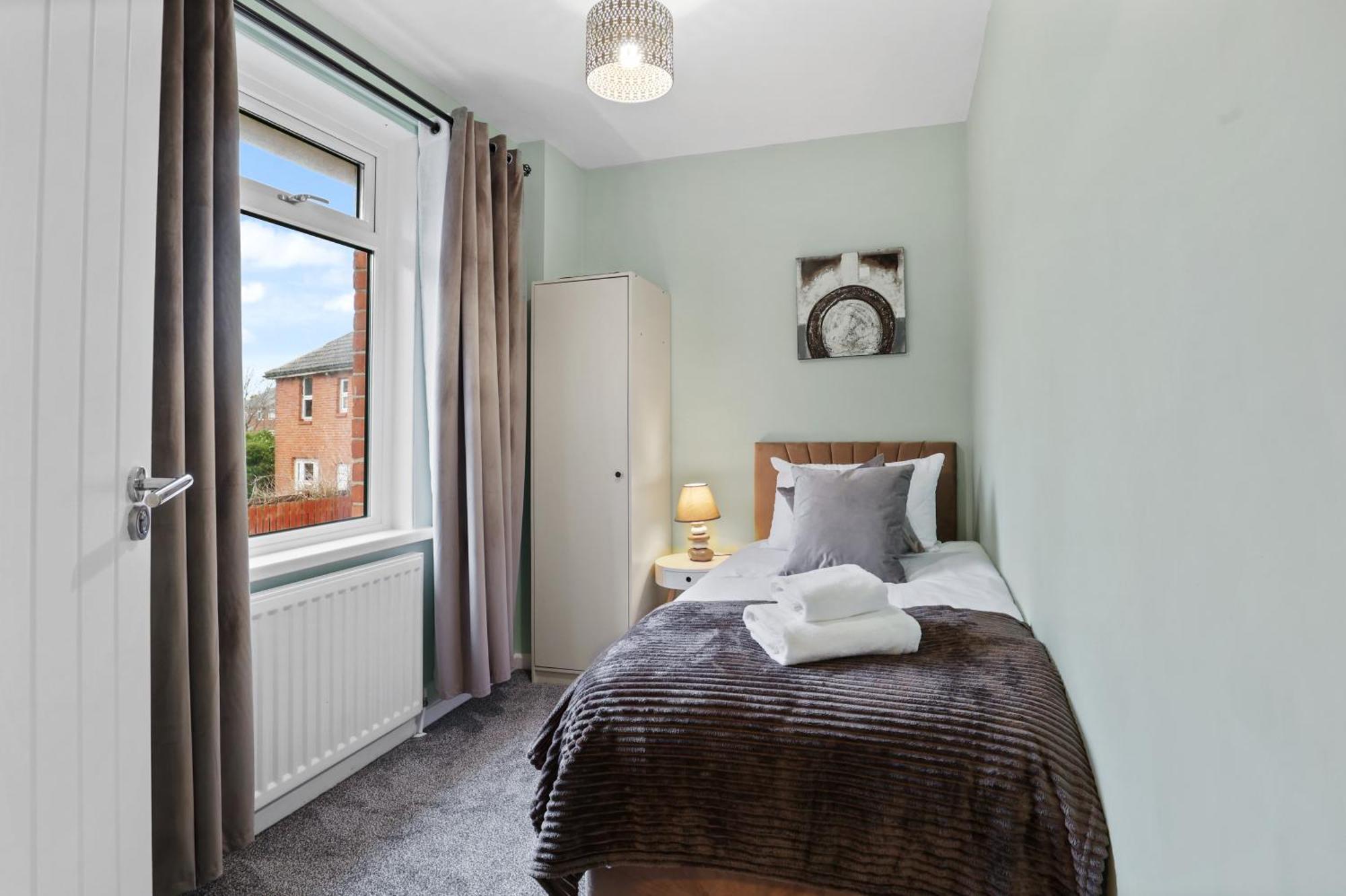 Holiday home Equipped & Cozy, Fast Wifi, Smart Tv, Full Kitchen, Free Parking Newcastle upon Tyne