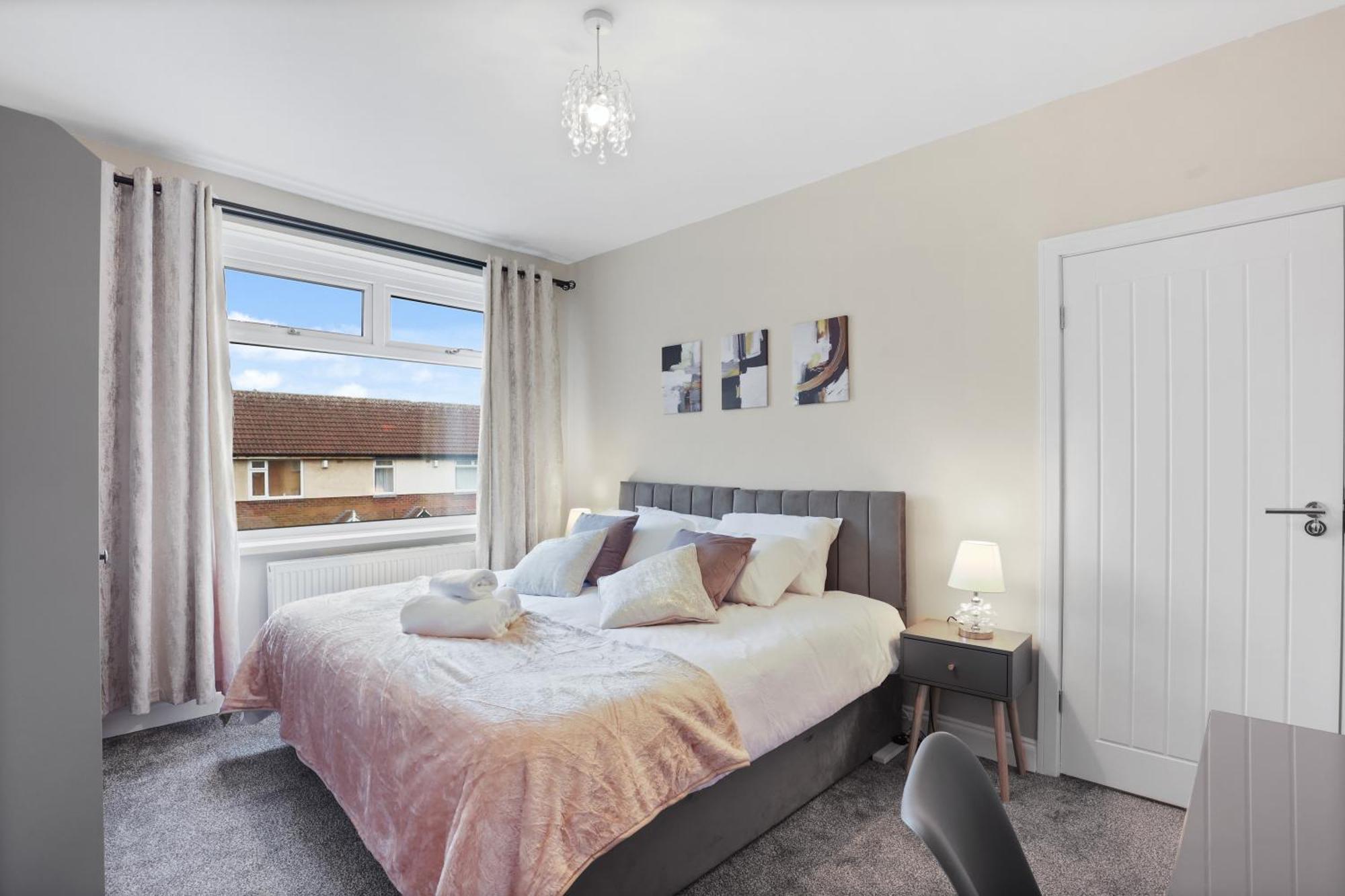 Equipped & Cozy, Fast Wifi, Smart Tv, Full Kitchen, Free Parking *