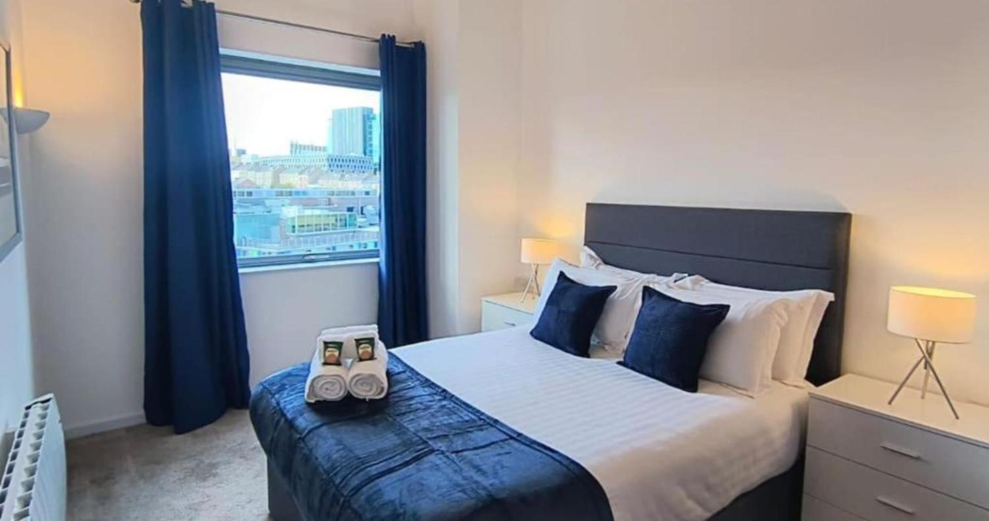 Crown 4a By Week2week Newcastle upon Tyne