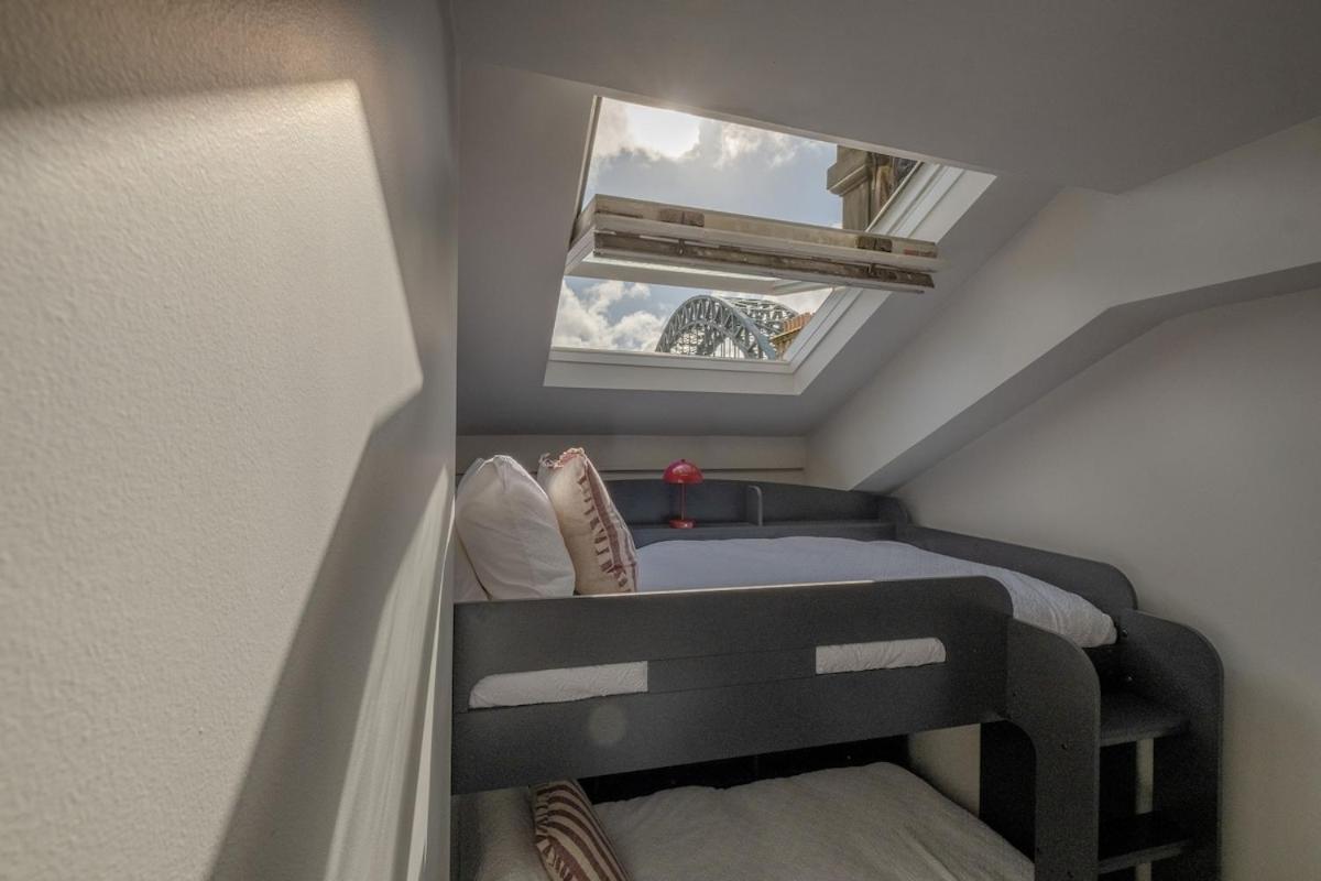 Luxury Quayside Loft Sleeps 6 Newcastle upon Tyne