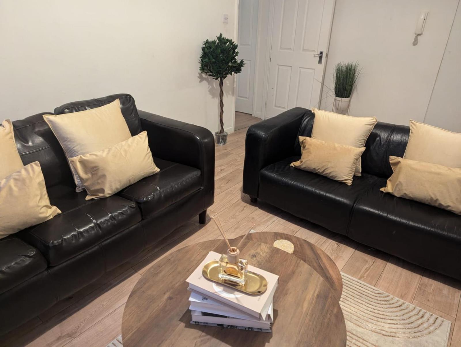 3 Bedroom Centre Powdene House *