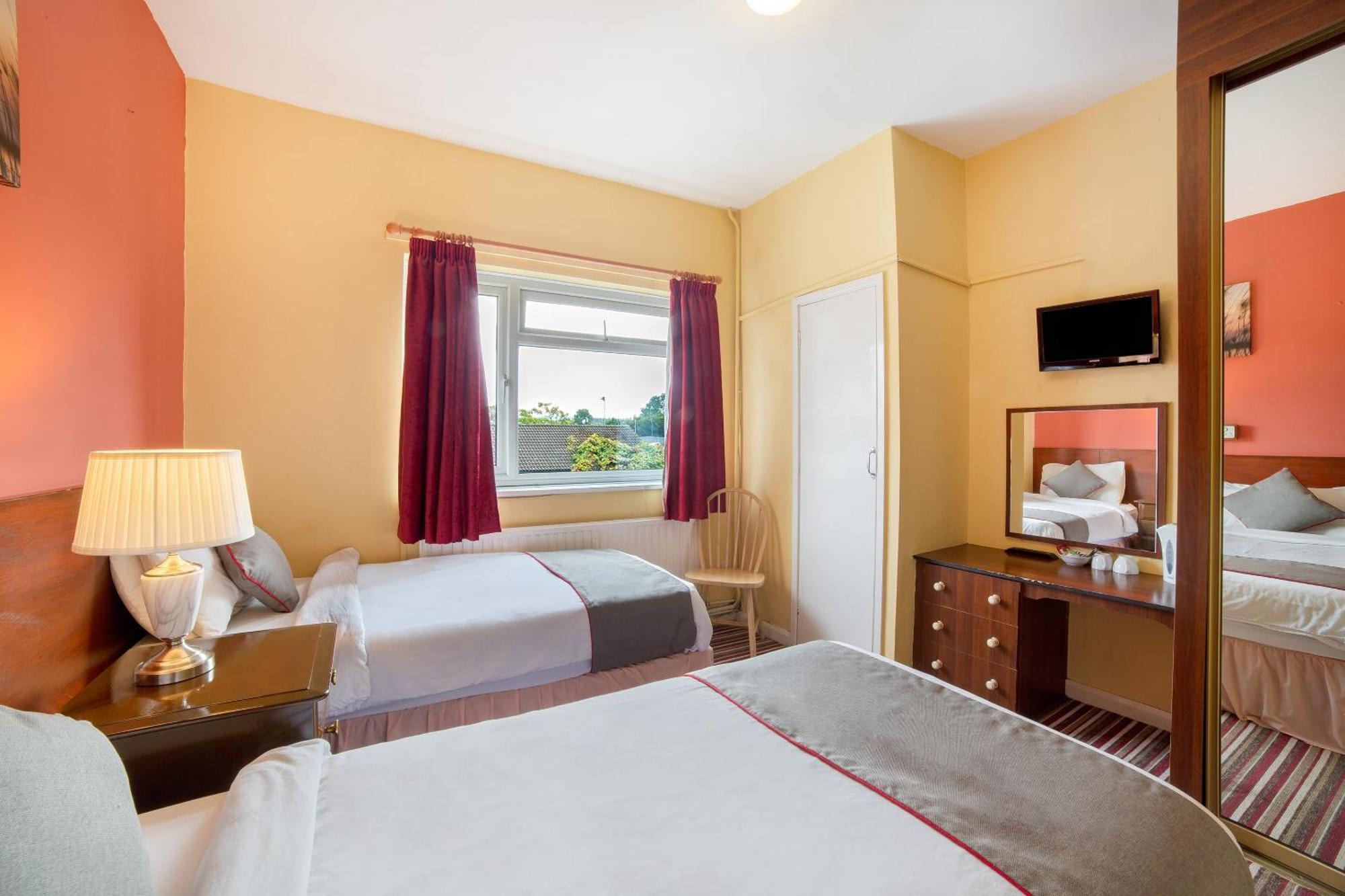 Oyo The Royal 3* Newcastle upon Tyne