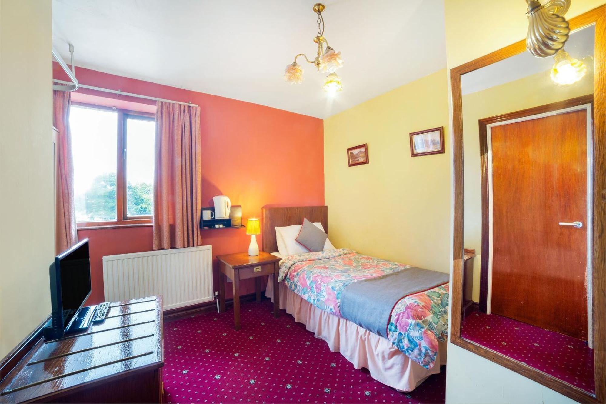 Oyo The Royal Hotel 3*