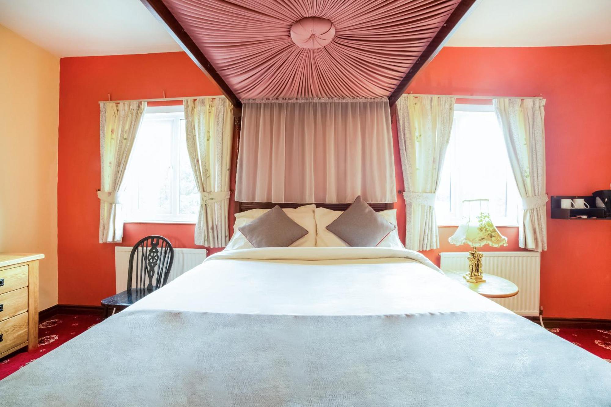 Hotel Oyo The Royal 3*