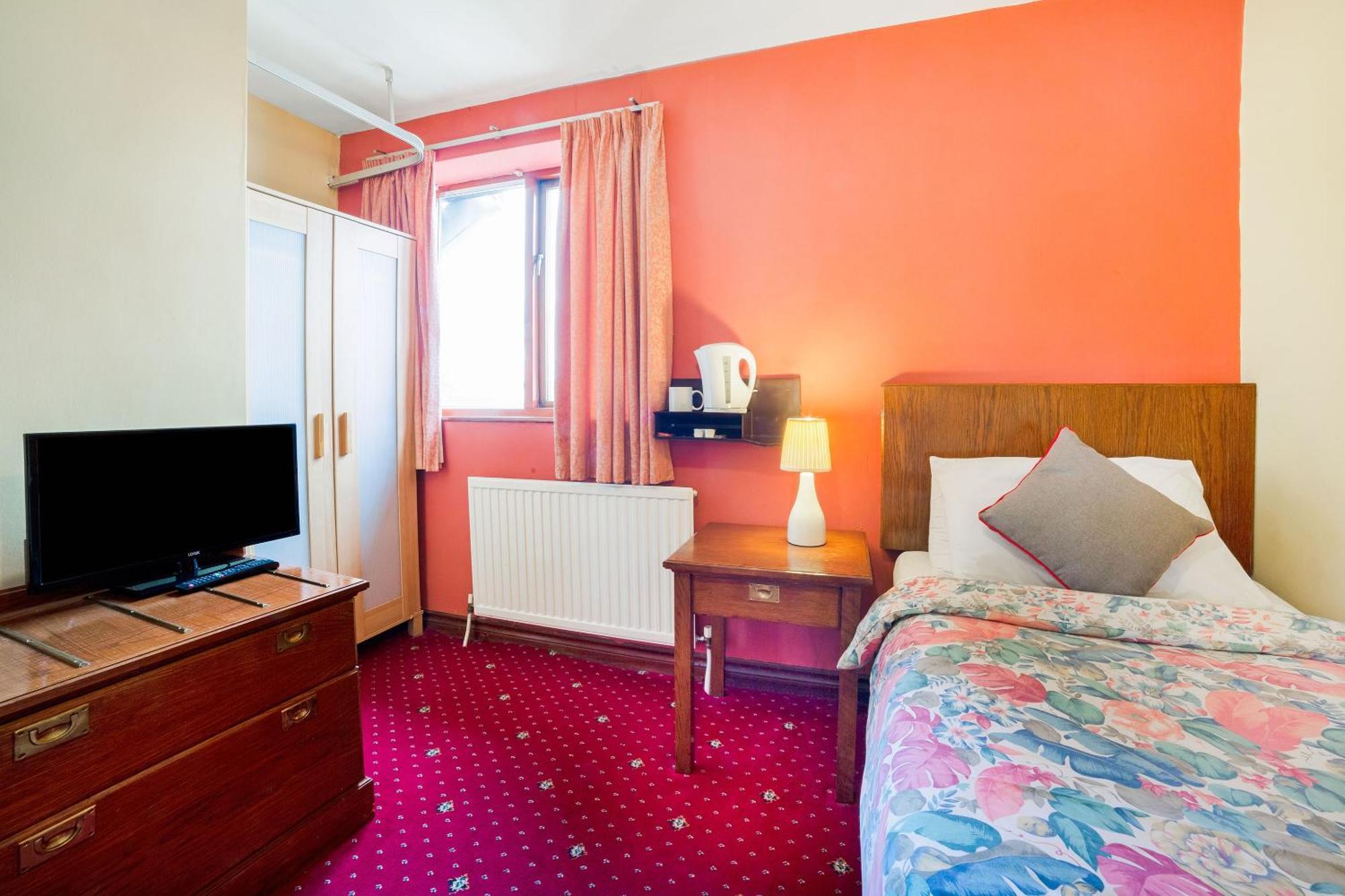 Oyo The Royal Hotel Newcastle upon Tyne
