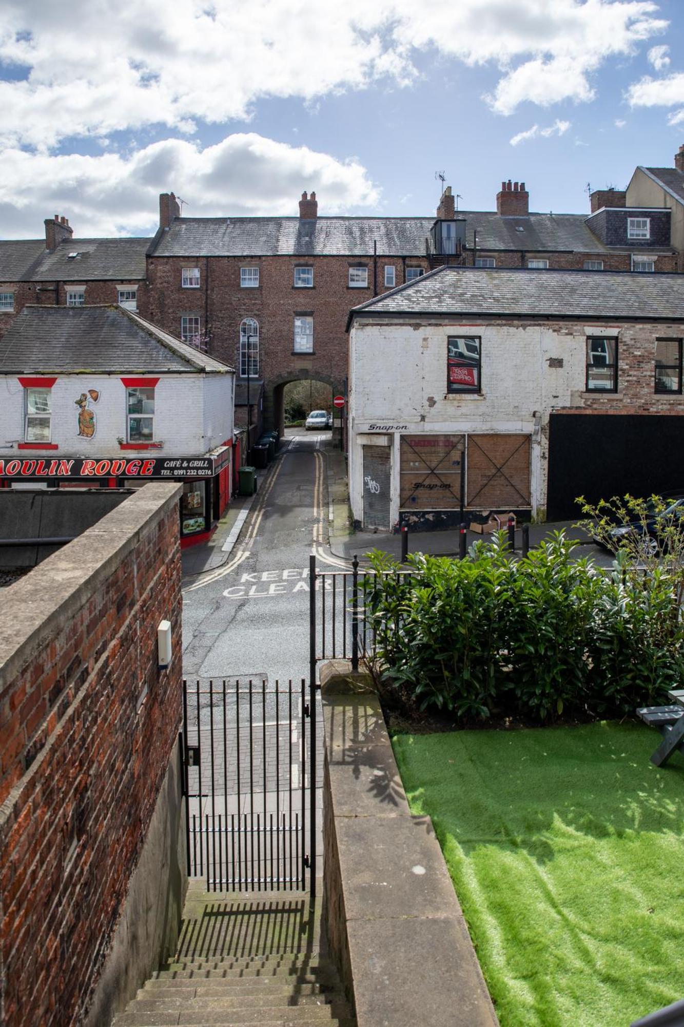 Apartment Centre Super Spacious Town House Free Parking And Wi-fi