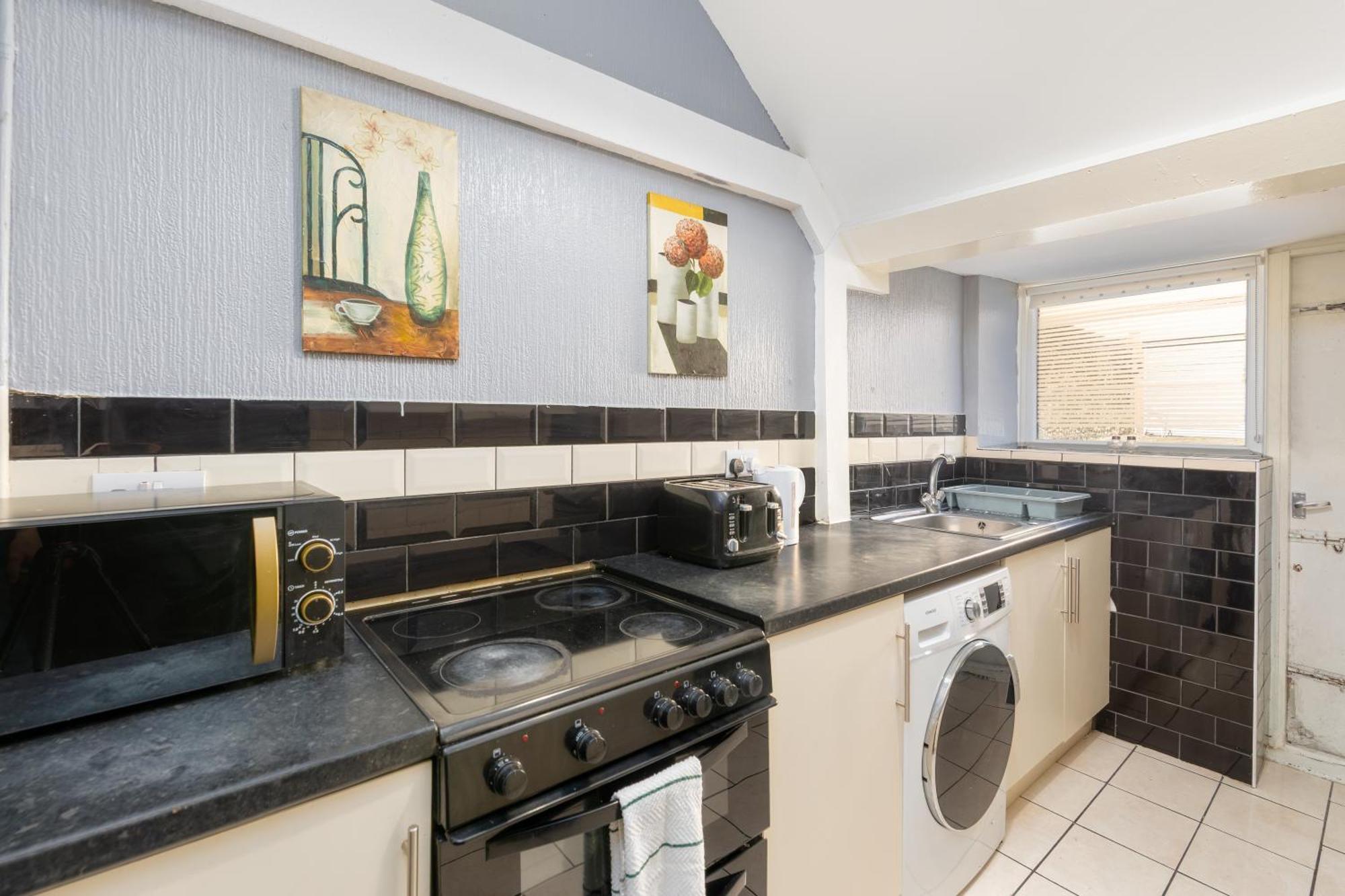 Centre Super Spacious Town House Free Parking And Wi-fi Apartment