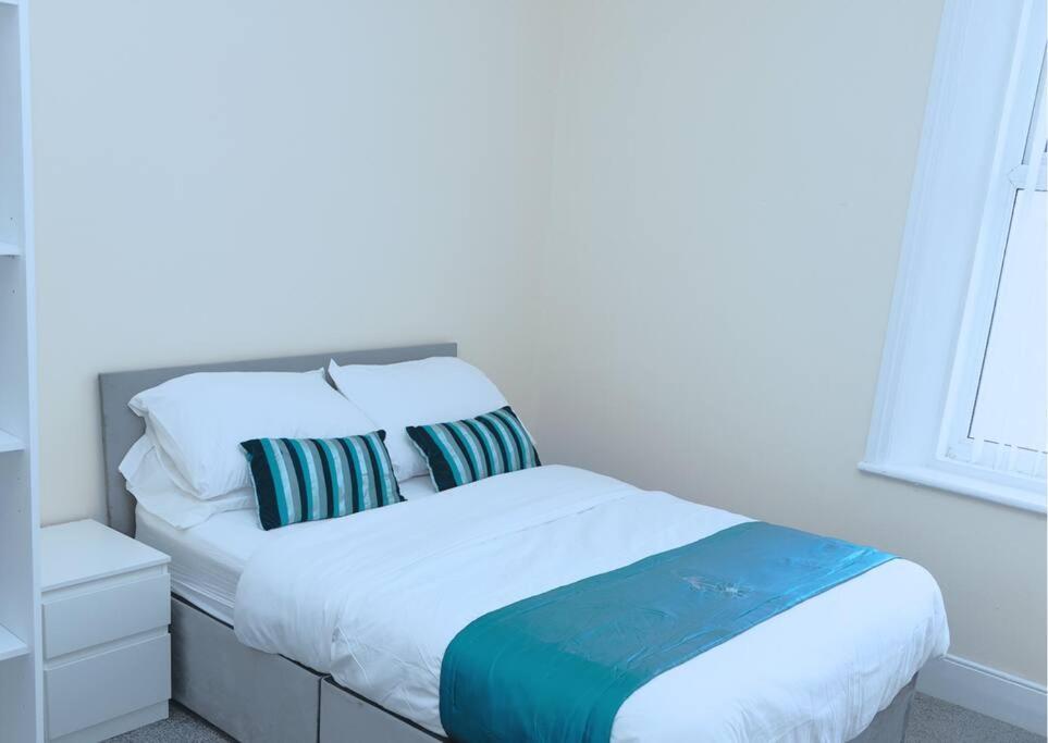 Beautiful And Spacious In The Heart Of Apartment
