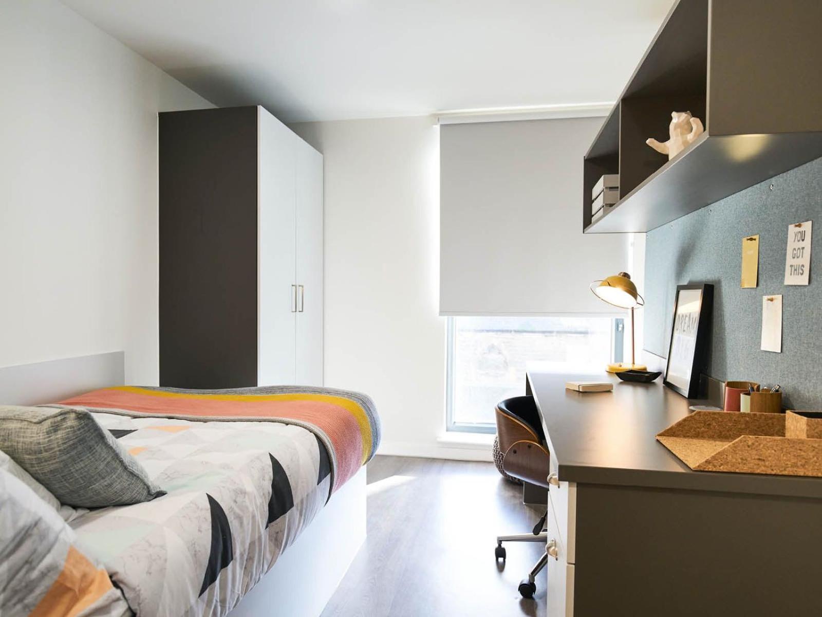 Apartment Market House In