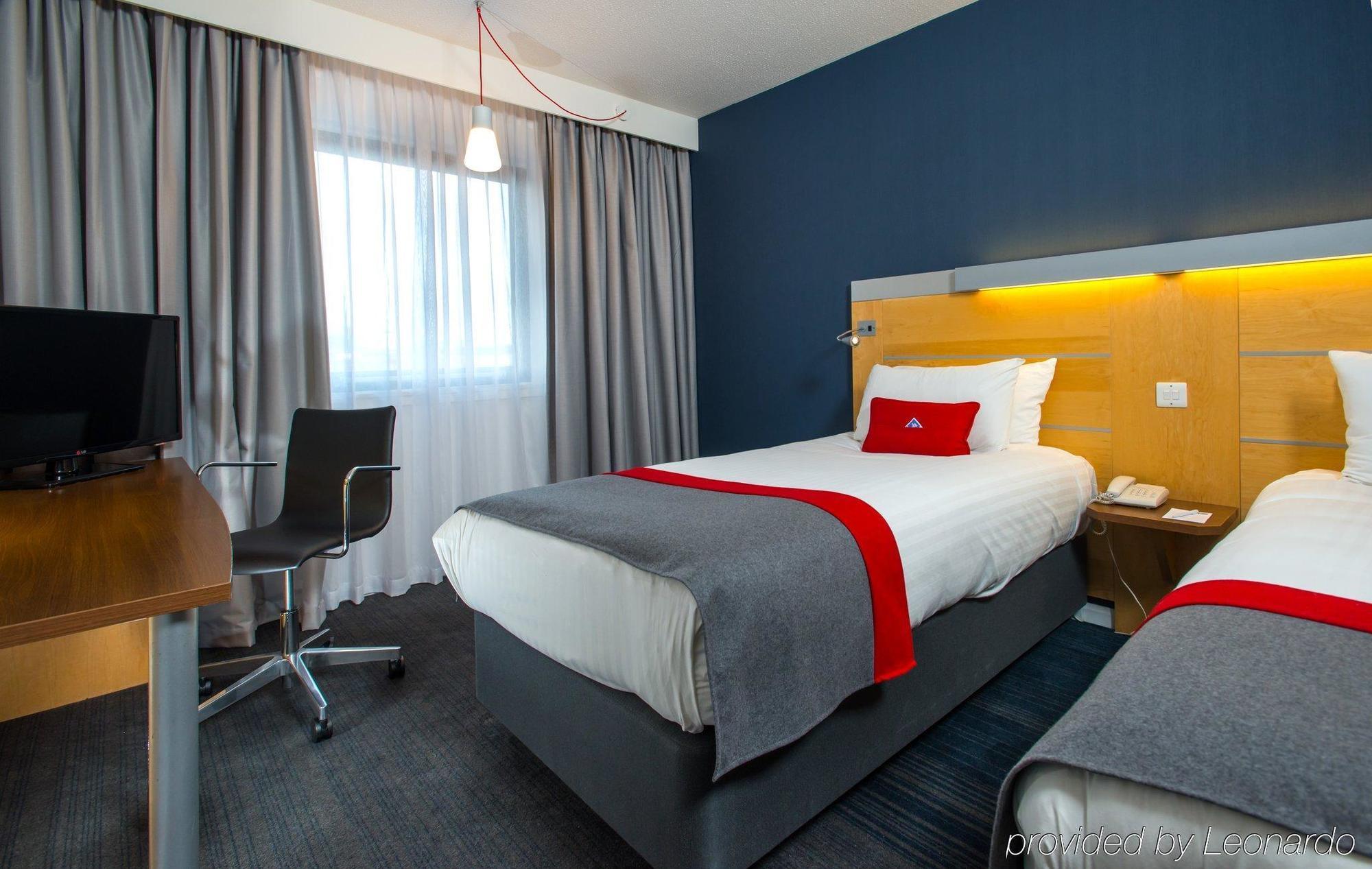 Express Centre By Ihg Hotel 3*