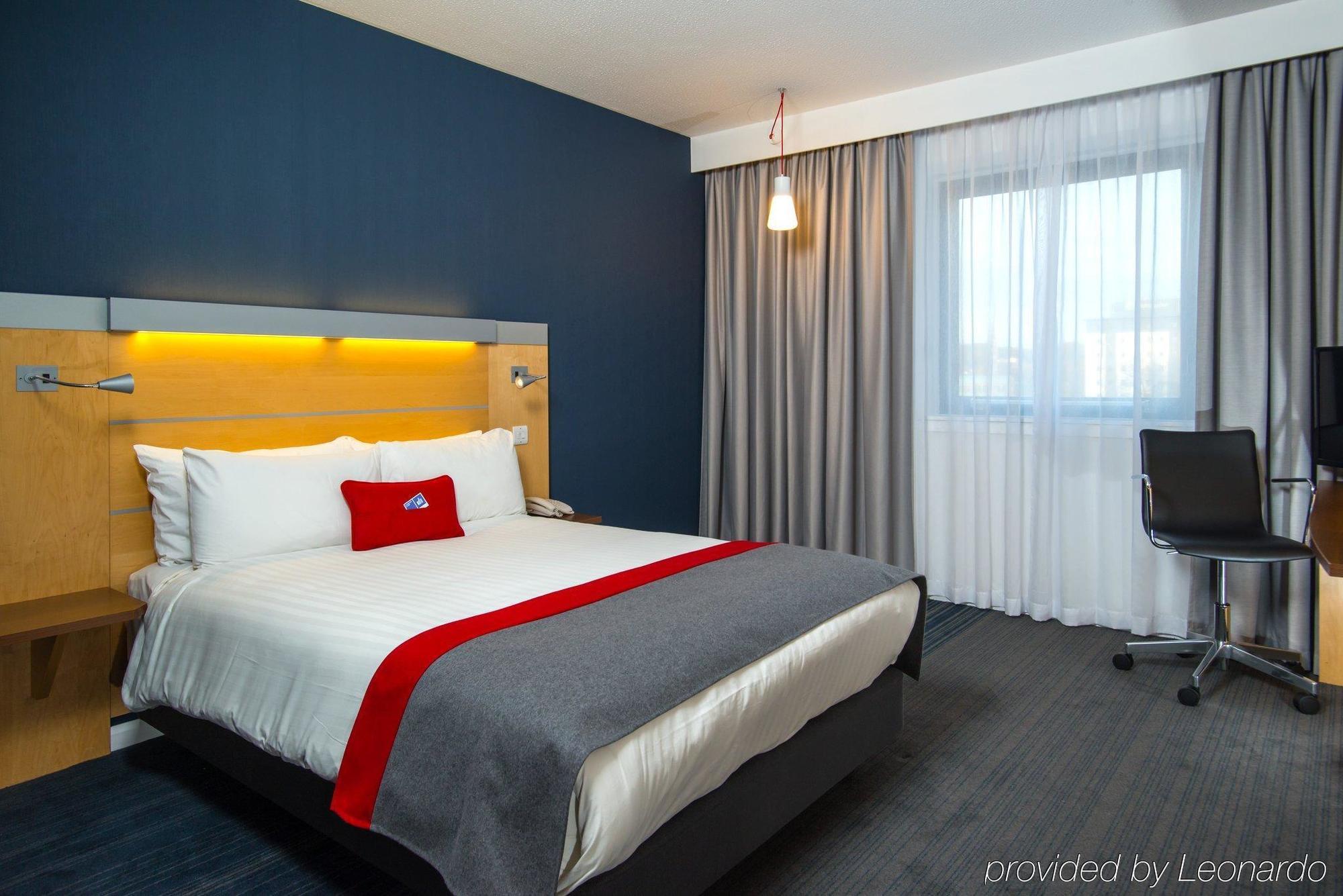 Express Centre By Ihg 3*
