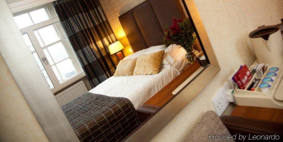 Waterside Hotel
