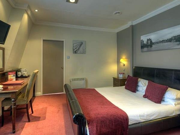 Corner House By Greene King Hotel 3*