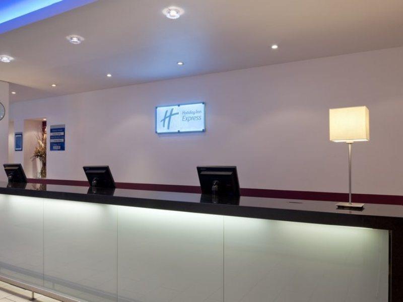 Hotel Express Centre By Ihg