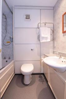 Travelodge Airport Hotel 3*