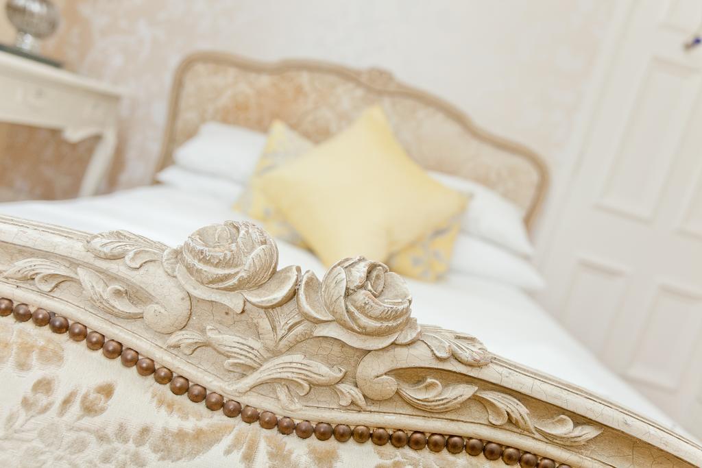 The Rosebery Apartment