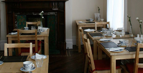 The Avenue 3*