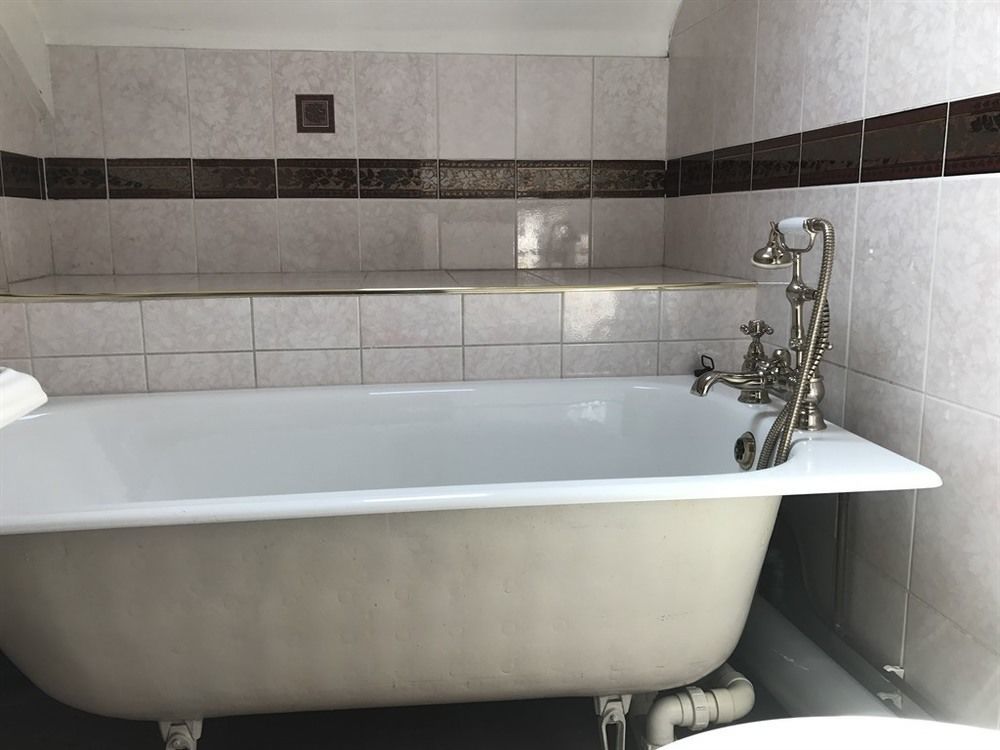 Oyo The Royal Hotel 3*
