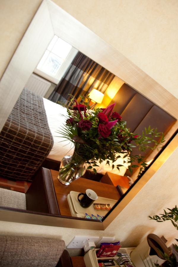 Waterside 3*