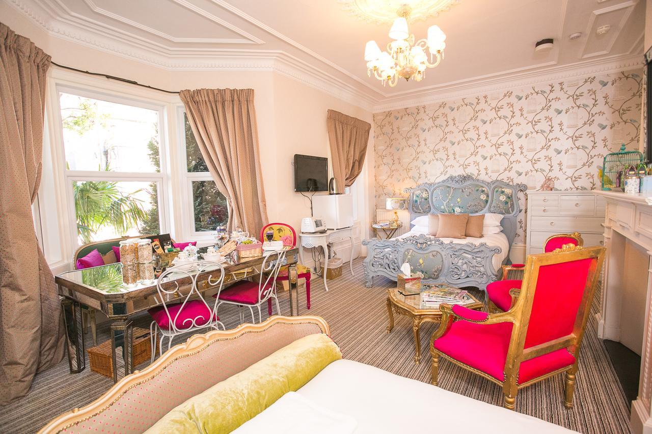 The Rosebery Apartment