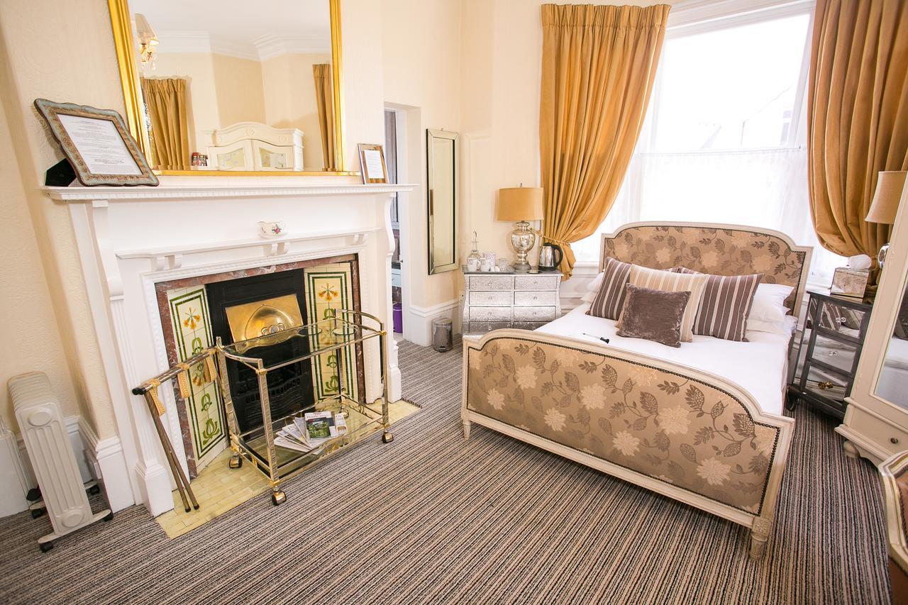 The Rosebery Apartment