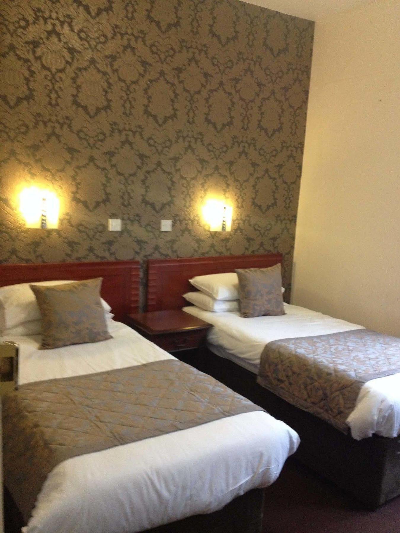 Grainger 3*