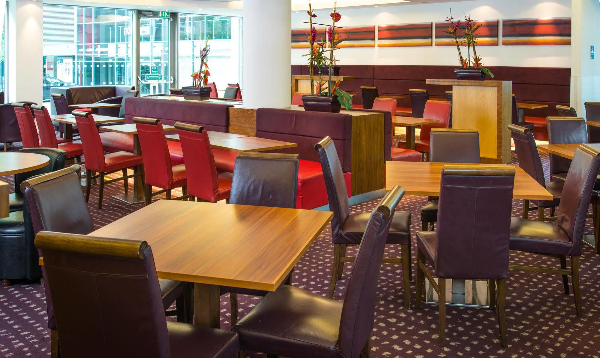 Express Centre By Ihg 3*