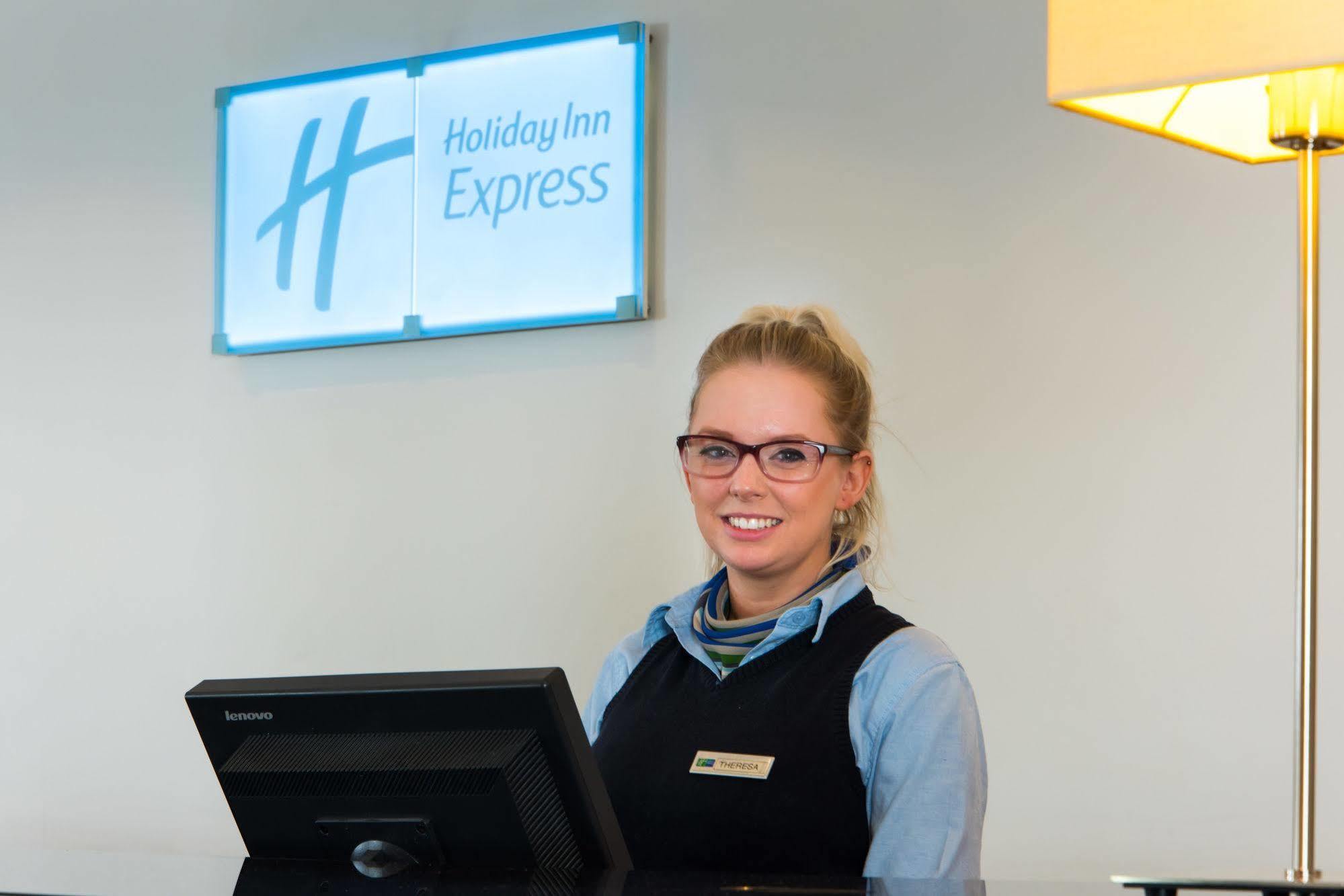 Hotel Express Centre By Ihg 3*