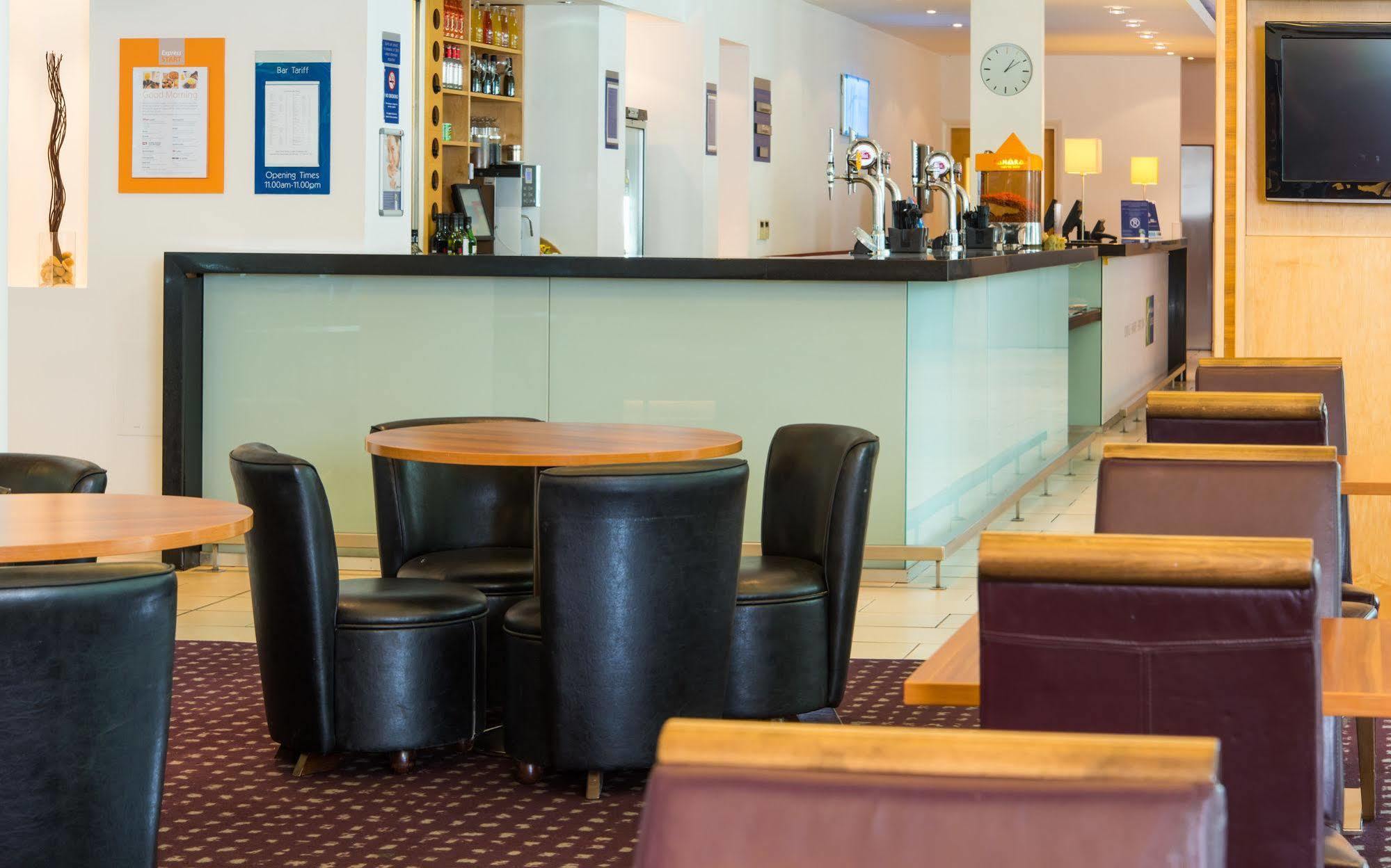 Express Centre By Ihg Hotel 3*