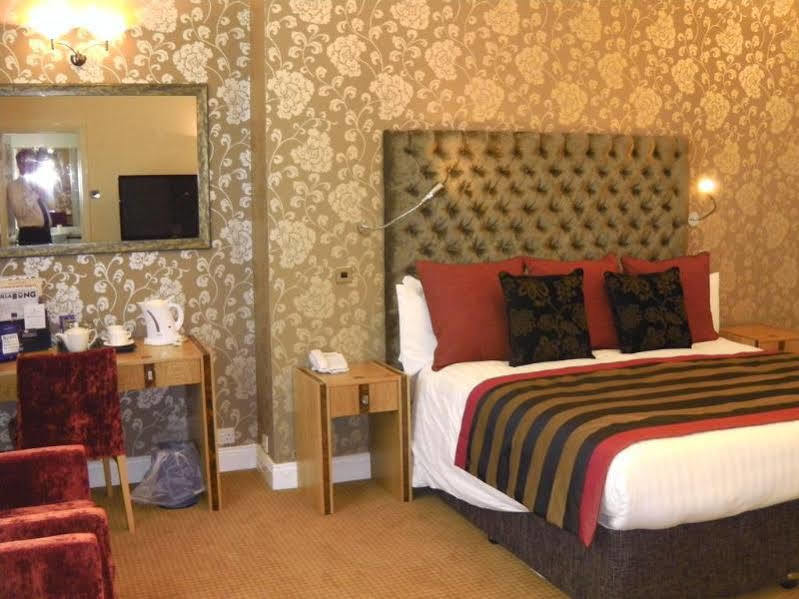 Caledonian Hotel 4*