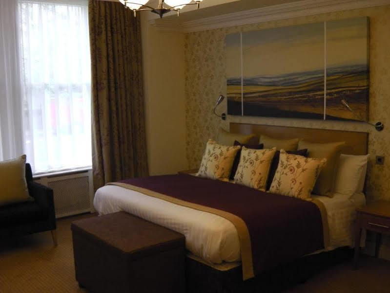 Caledonian Hotel