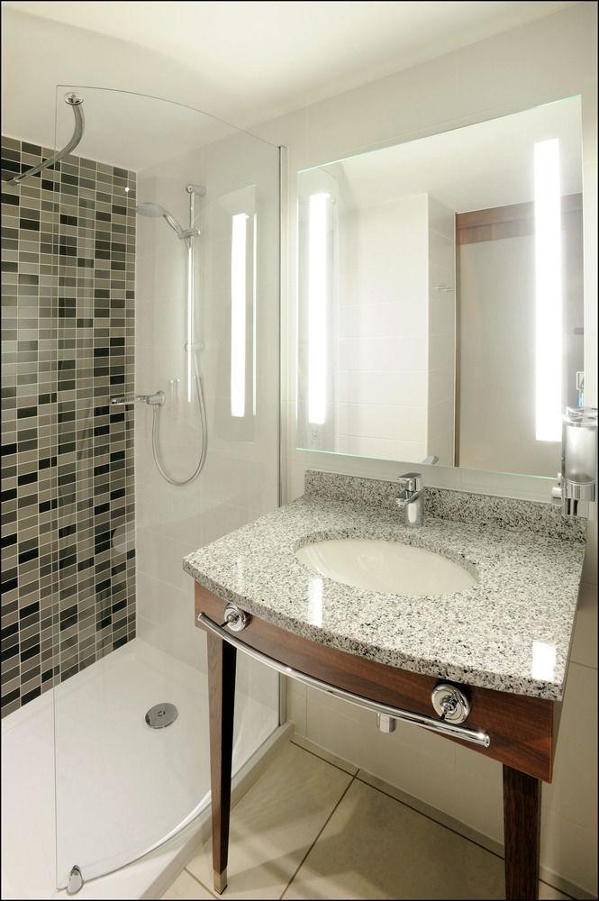 Hampton By Hilton 3*