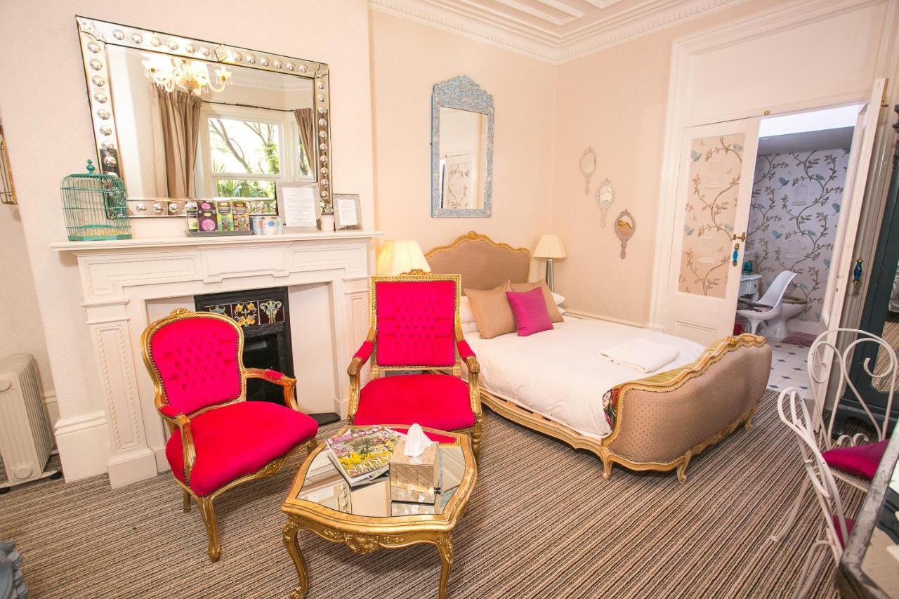 The Rosebery Apartment *