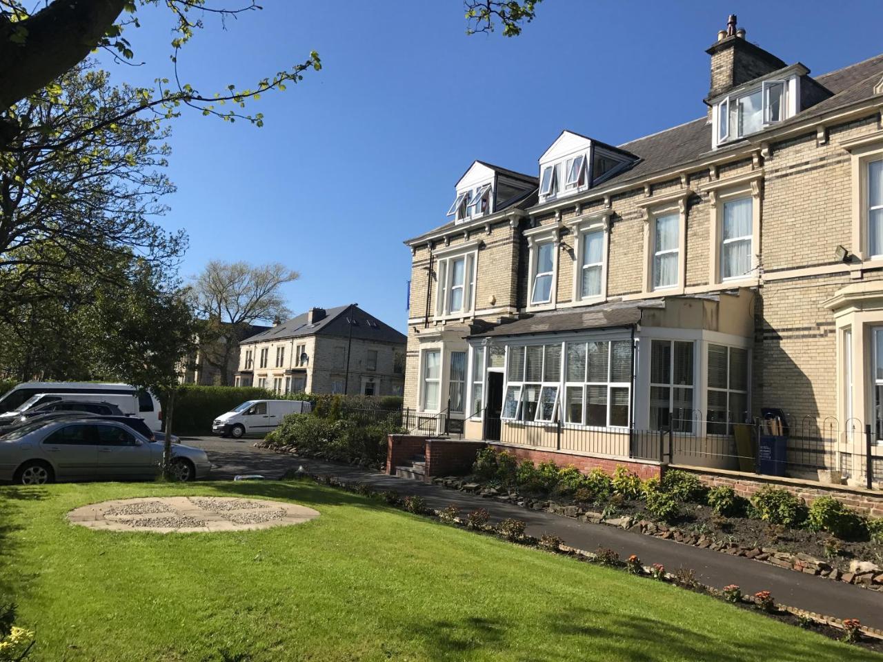 Clifton House Hotel 3*